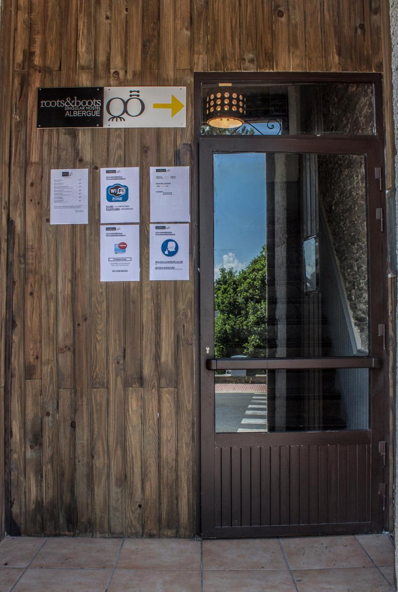 Roots&Boots Lugo Hostel ภายนอก รูปภาพ